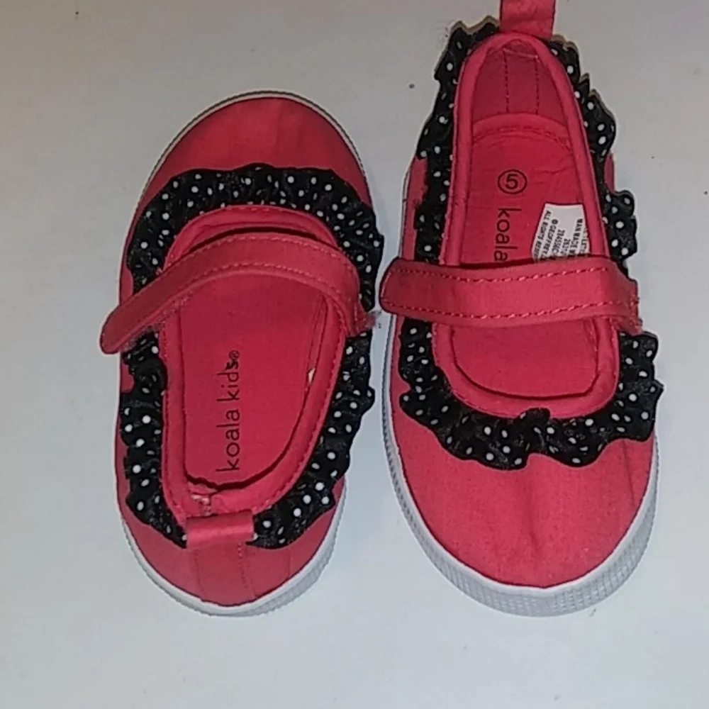 Koala kids Mary Jane Sneaks Baby Girl Size 5